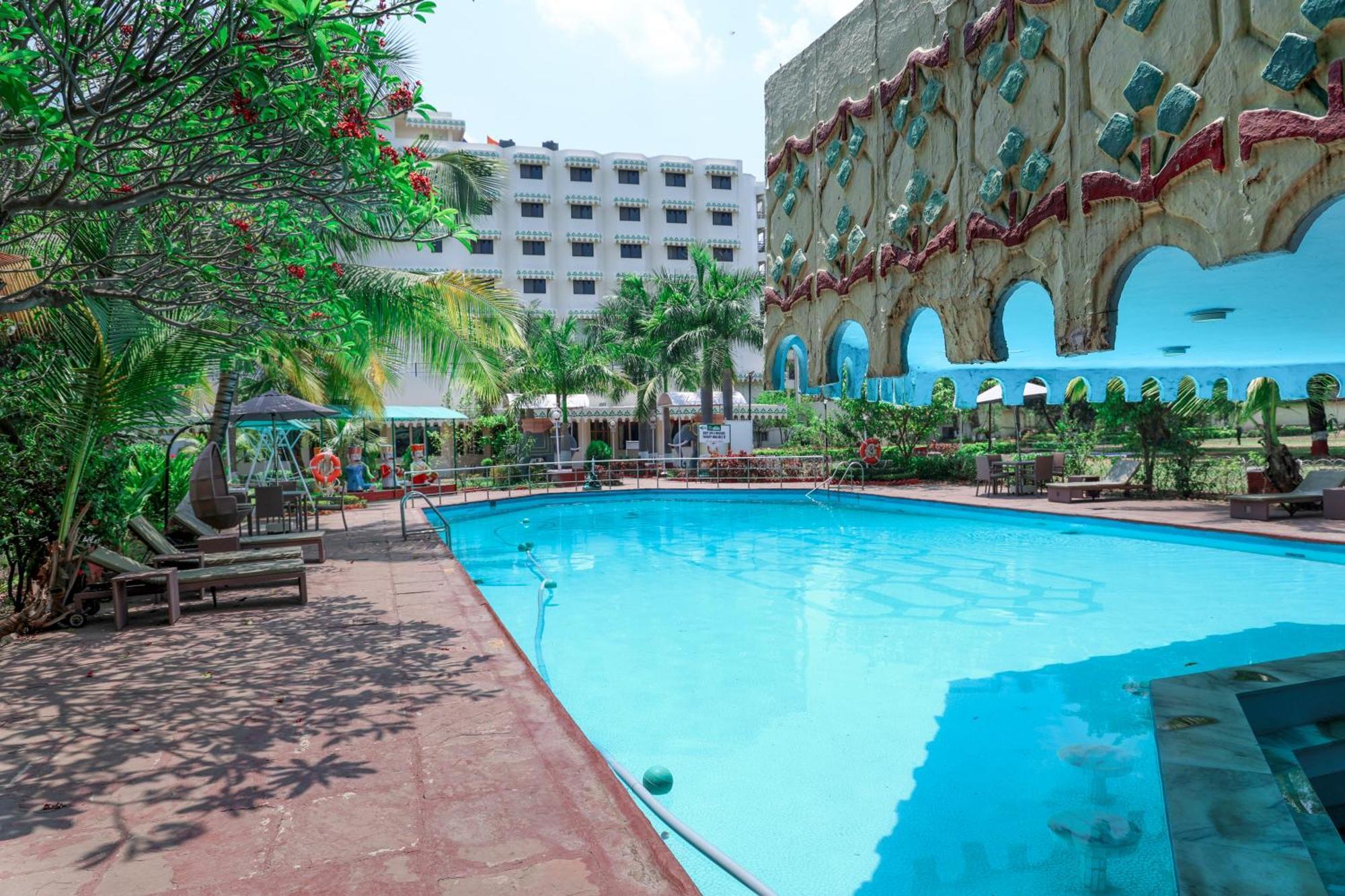 Ambassador Ajanta Hotel, Aurangabad Exterior foto