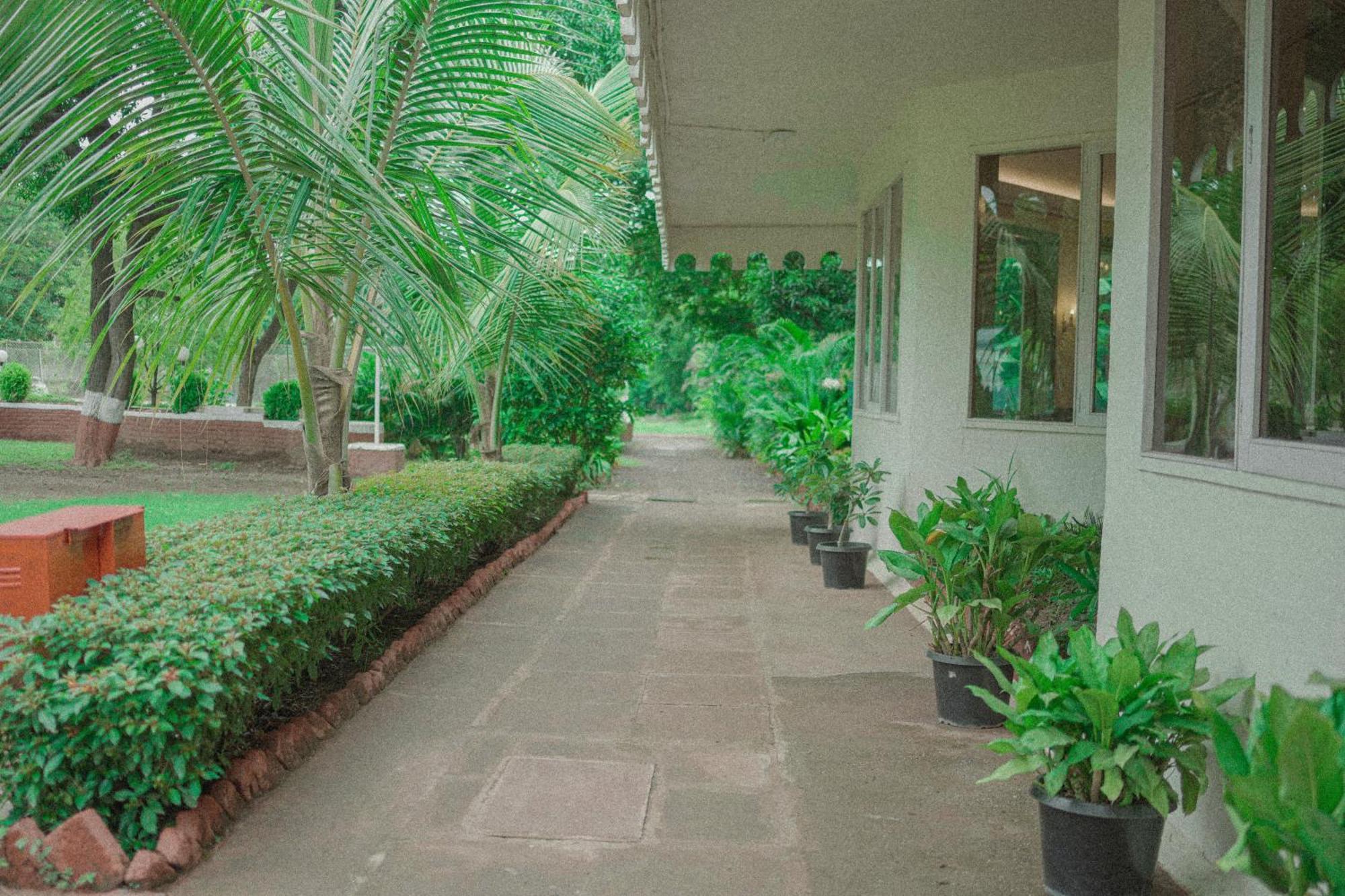 Ambassador Ajanta Hotel, Aurangabad Exterior foto